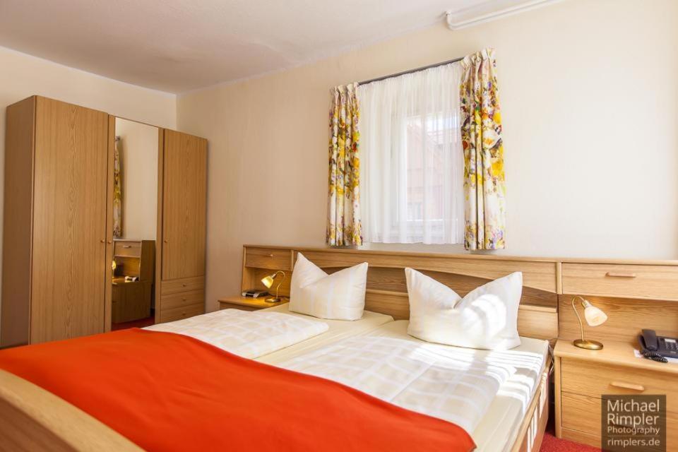 Wanderhotel Sonnebergbaude Waltersdorf  Bagian luar foto