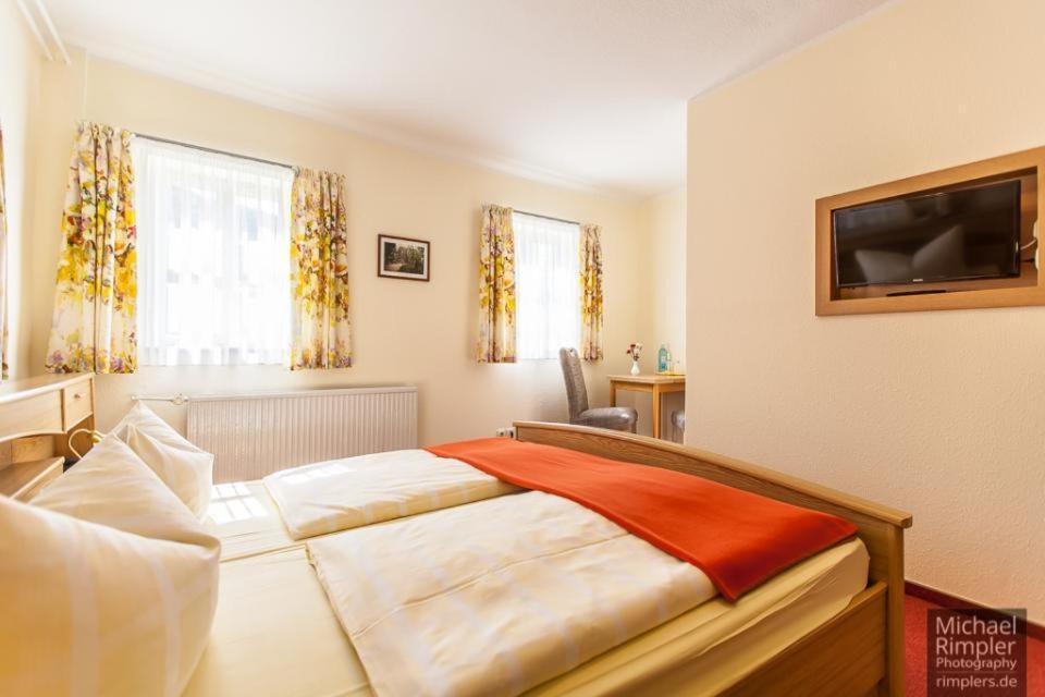 Wanderhotel Sonnebergbaude Waltersdorf  Bagian luar foto