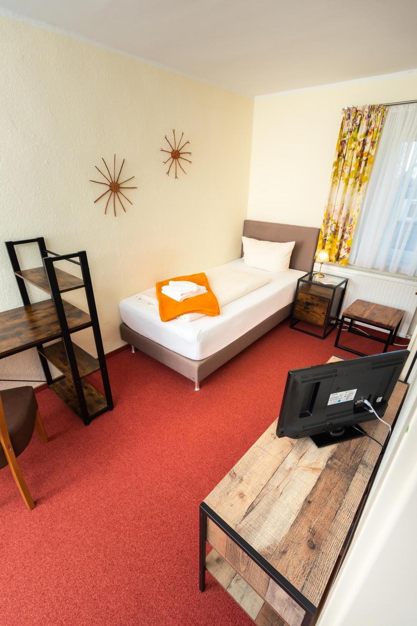 Wanderhotel Sonnebergbaude Waltersdorf  Bagian luar foto
