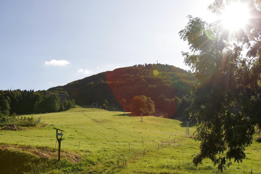 Wanderhotel Sonnebergbaude Waltersdorf  Bagian luar foto