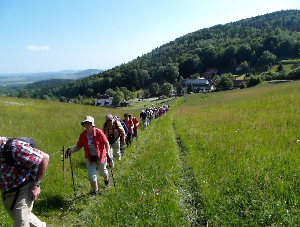Wanderhotel Sonnebergbaude Waltersdorf  Bagian luar foto