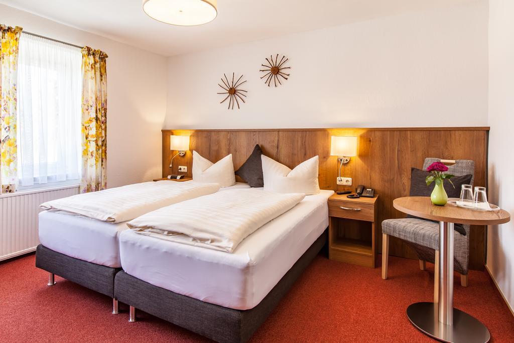 Wanderhotel Sonnebergbaude Waltersdorf  Bagian luar foto