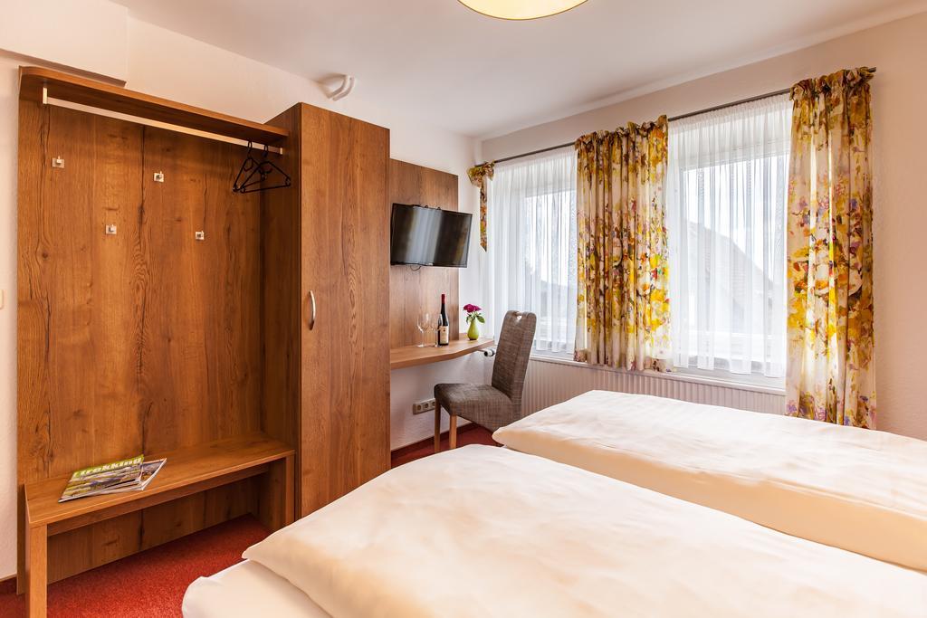 Wanderhotel Sonnebergbaude Waltersdorf  Bagian luar foto