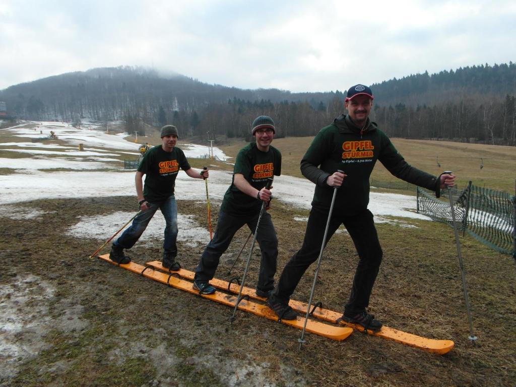 Wanderhotel Sonnebergbaude Waltersdorf  Bagian luar foto