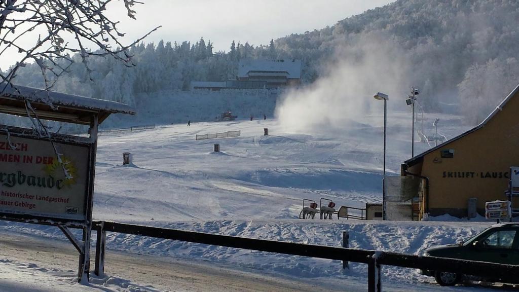 Wanderhotel Sonnebergbaude Waltersdorf  Bagian luar foto